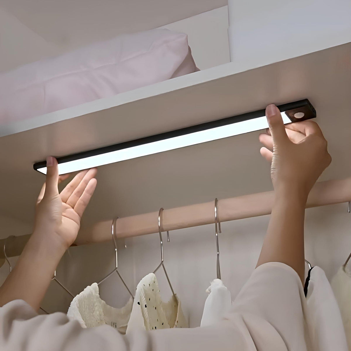 Motion sensor light indoor, rechargeable, view 7