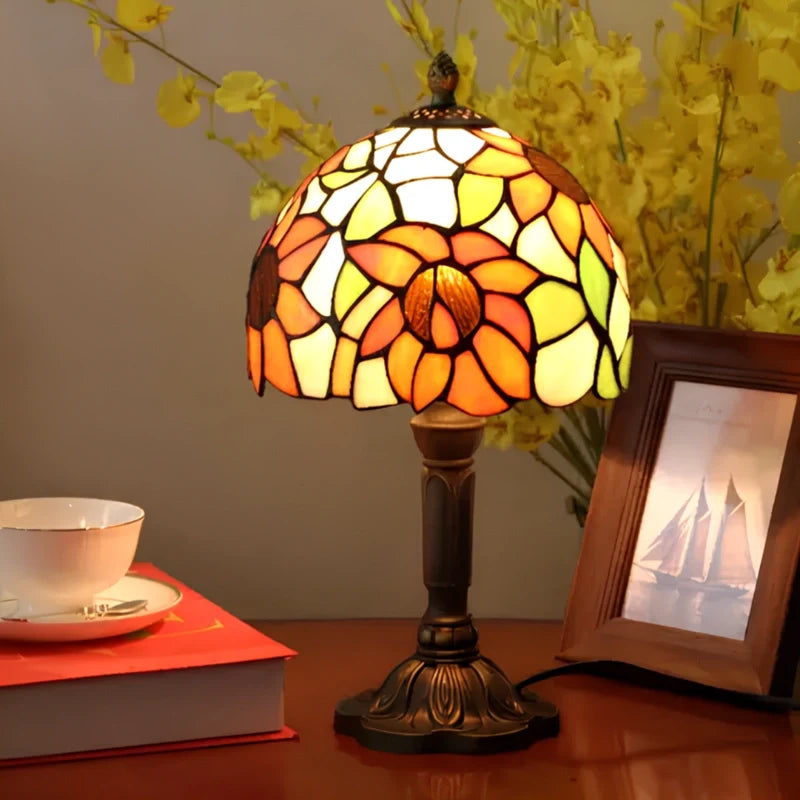 Stained glass table lamp, tiffany style, view 4